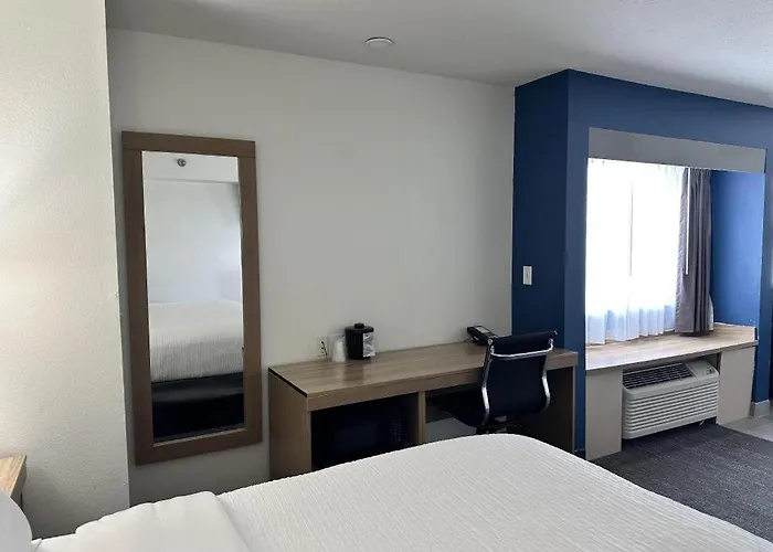 Western Red River Nd 3* Fargo